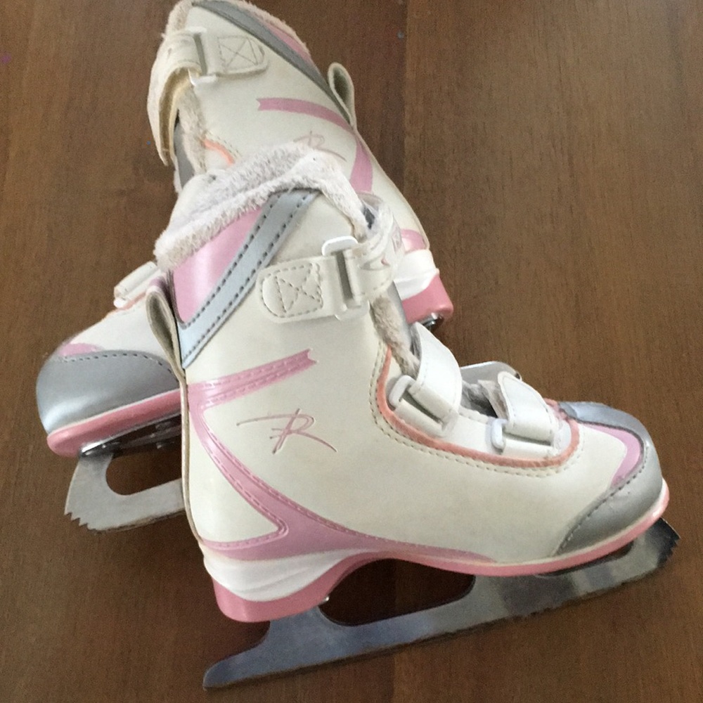 Riedell girls ice skates size 9J